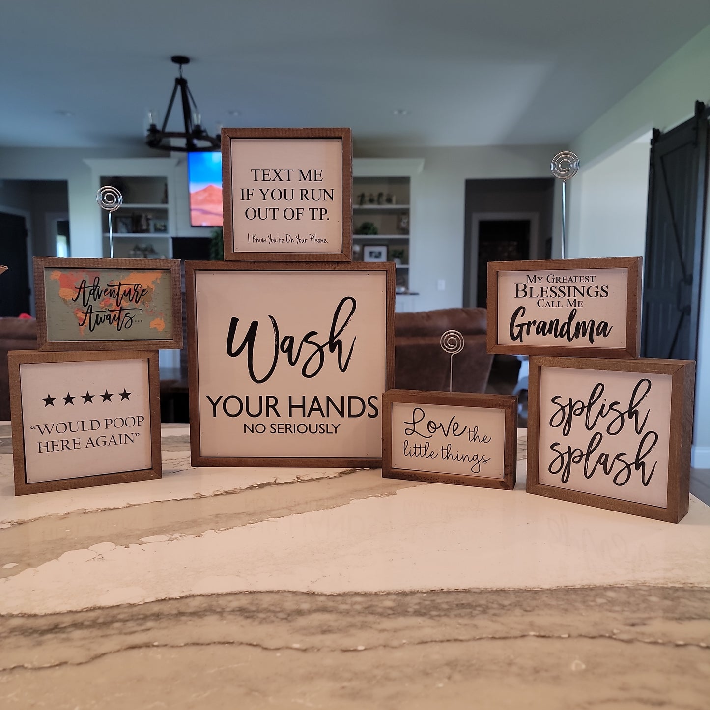 Wooden Signs ๐